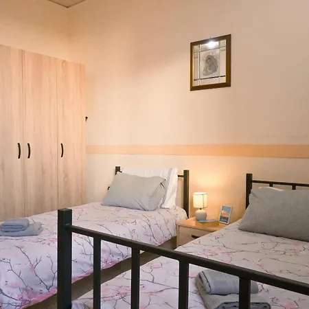 Sunny Maltese Townhouse Madonnina - Happy Διαμέρισμα