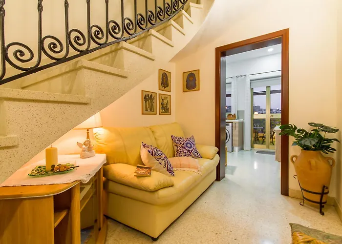 Sunny Maltese Townhouse Madonnina - Happy * Kalkara