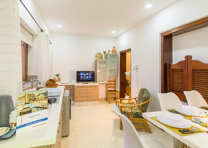 Sunny Maltese Townhouse Madonnina - Happy Kalkara