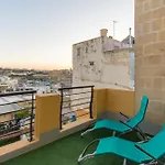 Daire Sunny Maltese Townhouse Madonnina - Happy *