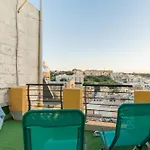 Daire Sunny Maltese Townhouse Madonnina - Happy Kalkara