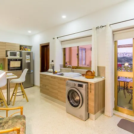 Sunny Maltese Townhouse Madonnina - Happy * Kalkara
