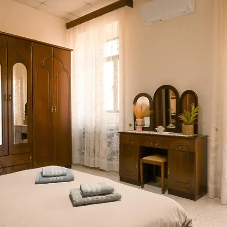 Sunny Maltese Townhouse Madonnina - Happy * Kalkara