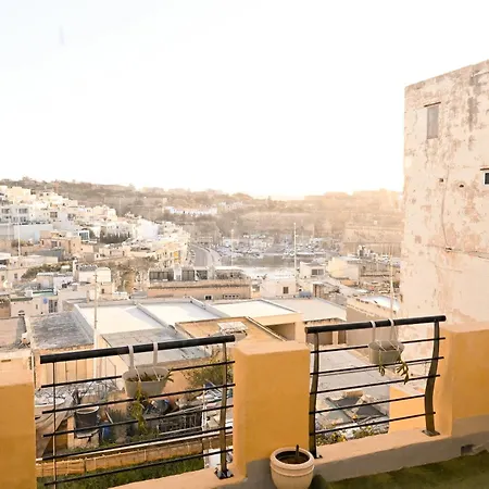 Sunny Maltese Townhouse Madonnina - Happy Kalkara