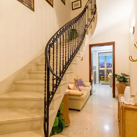 Apartment Sunny Maltese Townhouse Madonnina - Happy