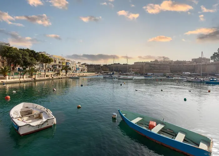 Sunny Maltese Townhouse Madonnina - Happy *