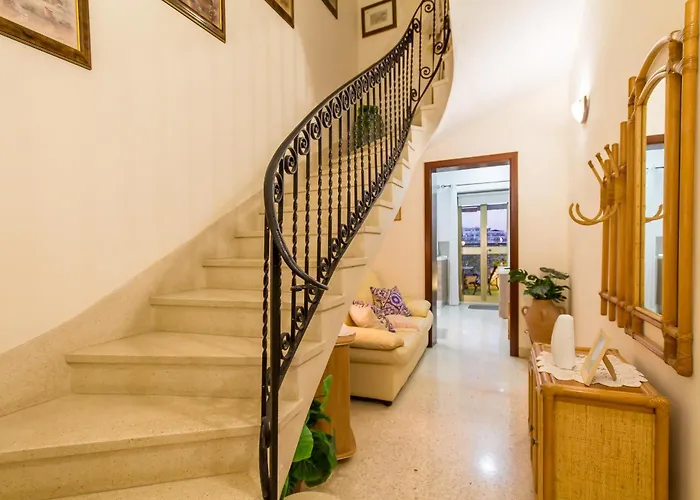 Sunny Maltese Townhouse Madonnina - Happy Kalkara